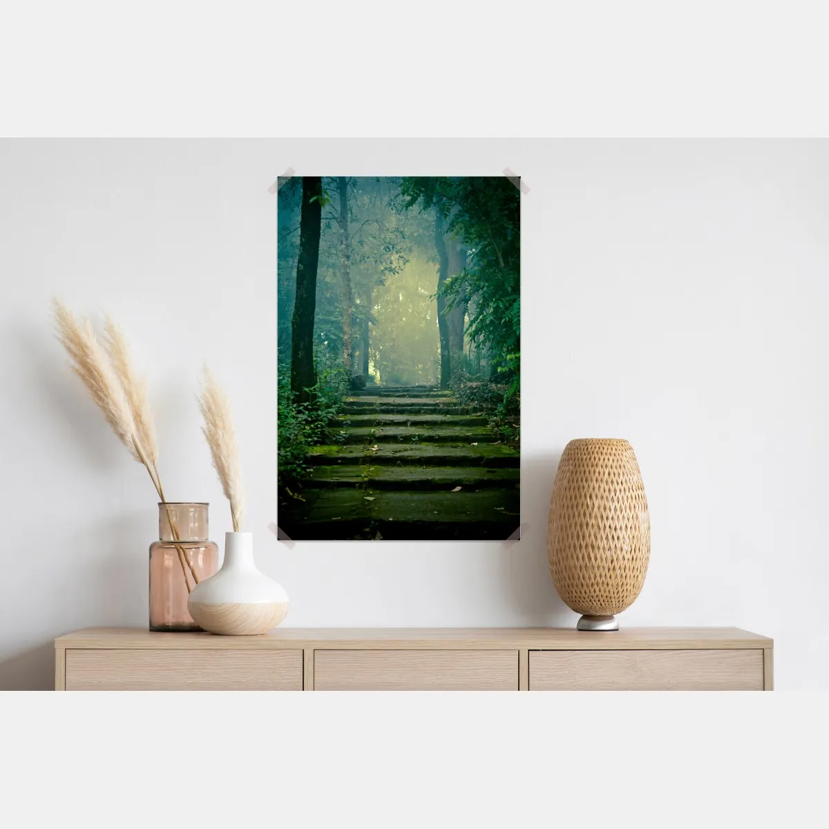 Plakat mchowe kamienne schody do mglistego lasu – Wallissimo® Plakat mchowe kamienne schody do mglistego lasu – Wallissimo®