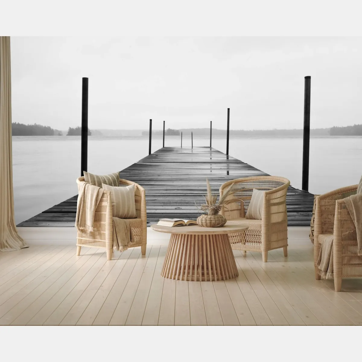 Fototapeta mglisty pomost nad jeziorem w monochromie – Wallissimo® Fototapeta mglisty pomost nad jeziorem w monochromie – Wallissimo®