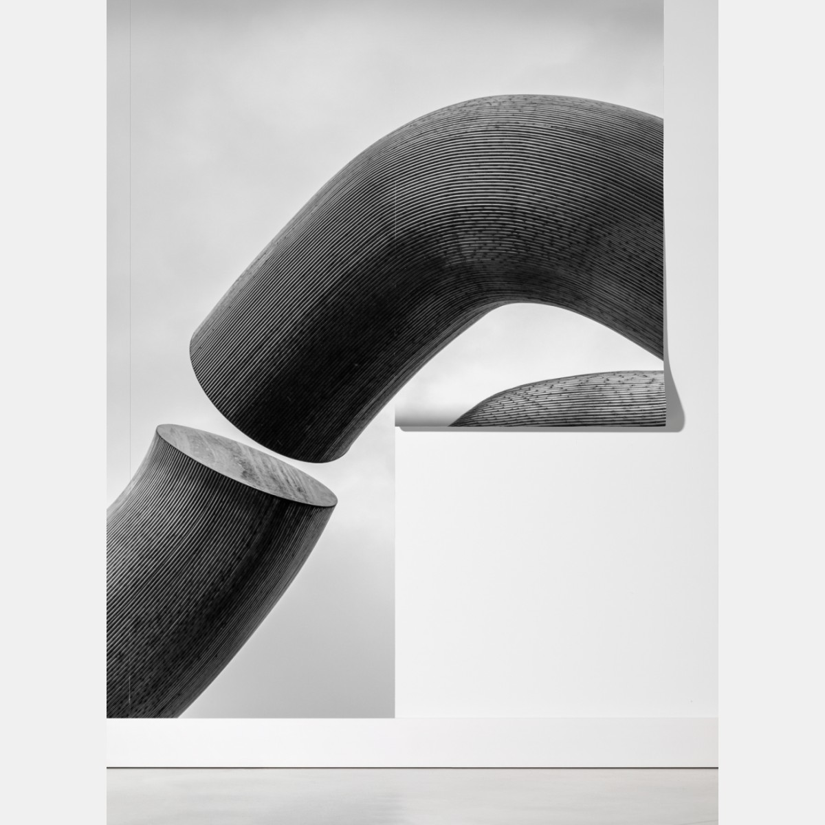 Fototapeta krzywe formy abstrakcyjna rzeźba w odcieniach szarości – Wallissimo® Fototapeta krzywe formy abstrakcyjna rzeźba w odcieniach szarości – Wallissimo®