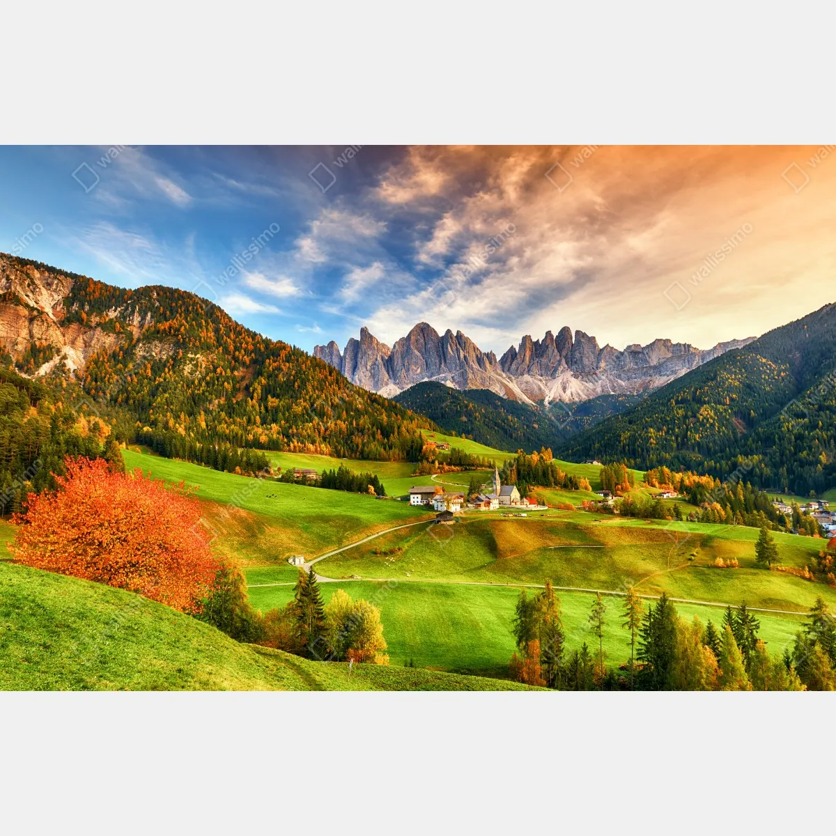 Fototapeta jesienny zachód słońca nad Santa Maddalena, Dolomity – Wallissimo® Fototapeta jesienny zachód słońca nad Santa Maddalena, Dolomity – Wallissimo®