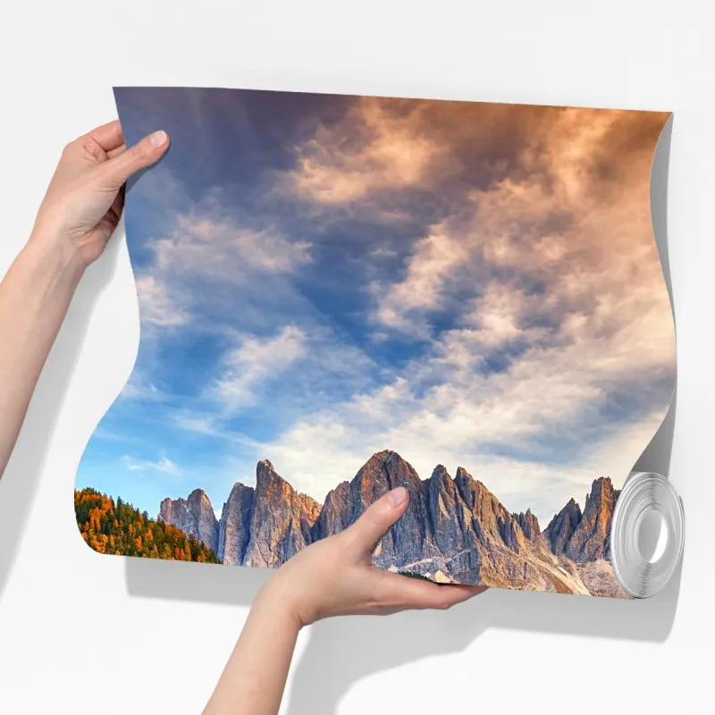 Fototapeta jesienny zachód słońca nad Santa Maddalena, Dolomity – Wallissimo® Fototapeta jesienny zachód słońca nad Santa Maddalena, Dolomity – Wallissimo®