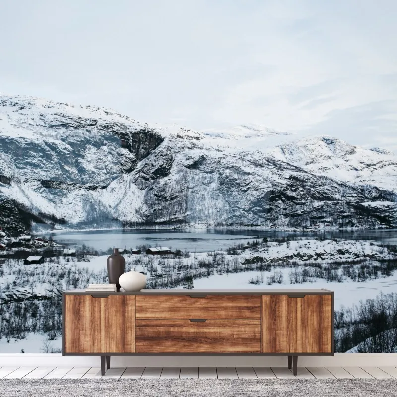 Fototapeta spokojny zimowy pejzaż górski nad zamarzniętym jeziorem