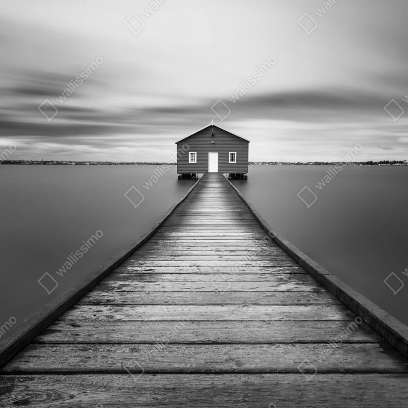 Fototapeta samotny domek na pomoście nad spokojną wodą – Wallissimo® Fototapeta samotny domek na pomoście nad spokojną wodą – Wallissimo®