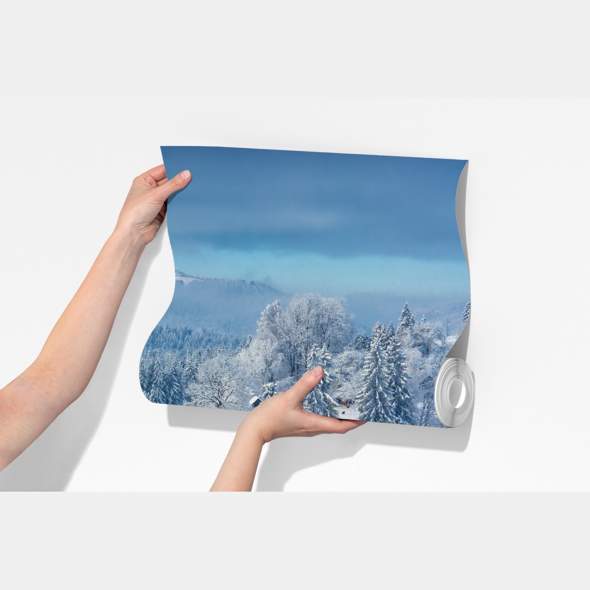 Fototapeta zimowa ścieżka do alpejskiej wioski – Wallissimo® Fototapeta zimowa ścieżka do alpejskiej wioski – Wallissimo®