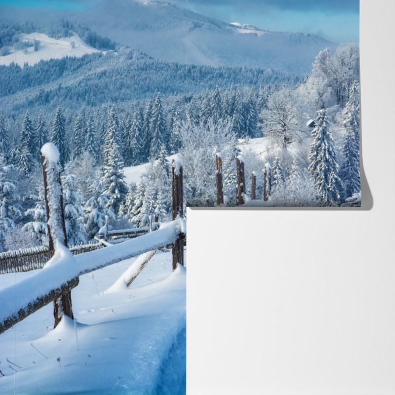 Fototapeta zimowa ścieżka do alpejskiej wioski – Wallissimo® Fototapeta zimowa ścieżka do alpejskiej wioski – Wallissimo®