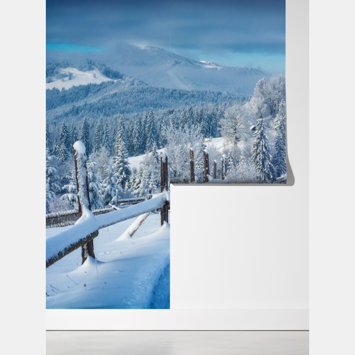 Fototapeta zimowa ścieżka do alpejskiej wioski – Wallissimo® Fototapeta zimowa ścieżka do alpejskiej wioski – Wallissimo®