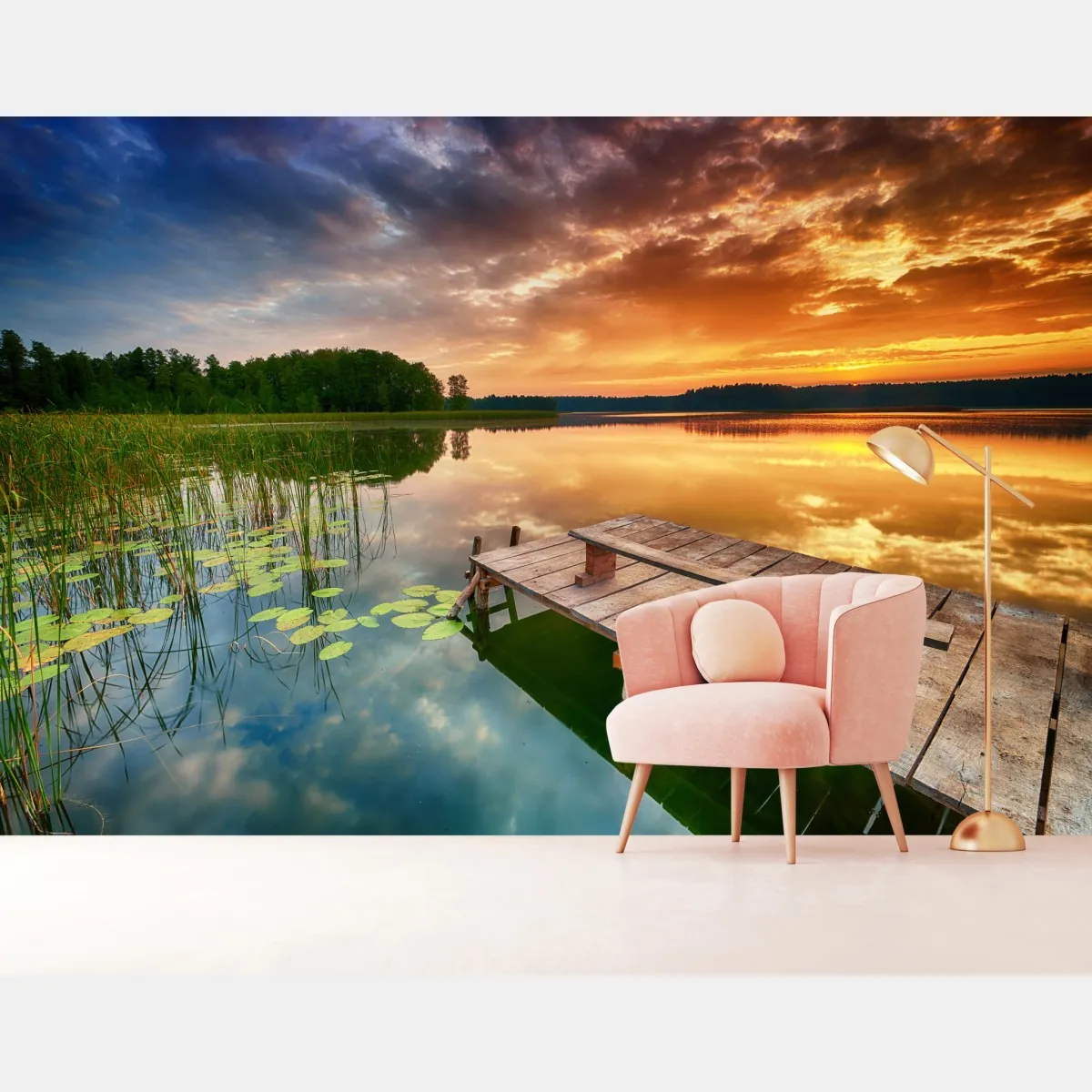 Fototapeta złoty wschód słońca nad spokojnym jeziorem – Wallissimo® Fototapeta złoty wschód słońca nad spokojnym jeziorem – Wallissimo®