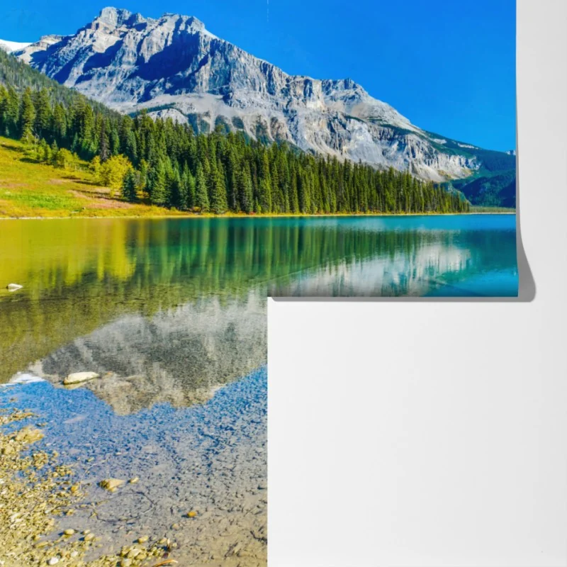 Fototapeta turkusowe alpejskie jezioro z odbiciami gór – Wallissimo® Fototapeta turkusowe alpejskie jezioro z odbiciami gór – Wallissimo®