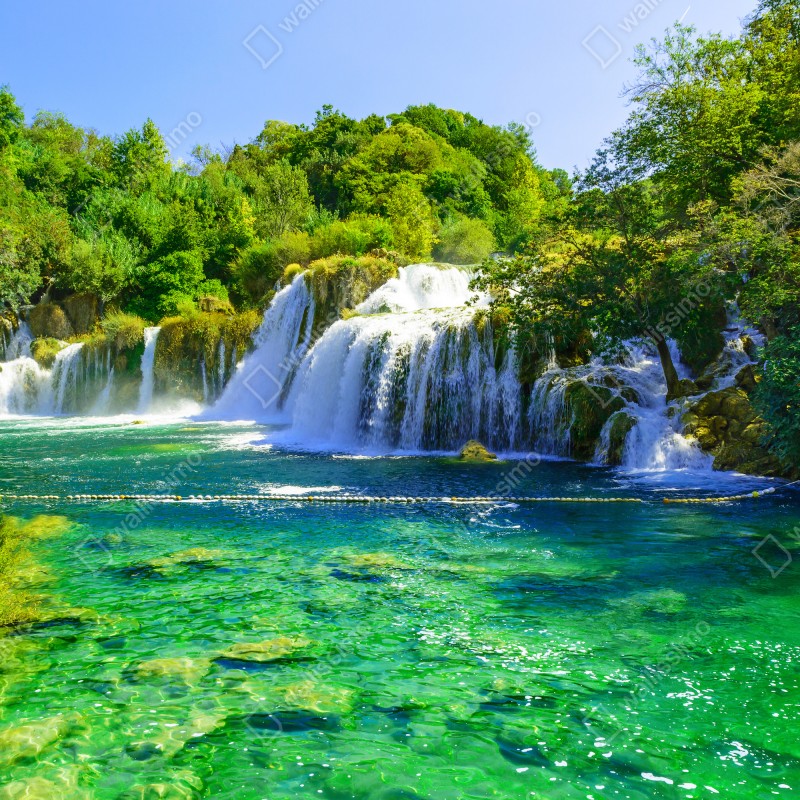 Fototapeta szmaragdowy wodospad – Wallissimo® Fototapeta szmaragdowy wodospad – Wallissimo®