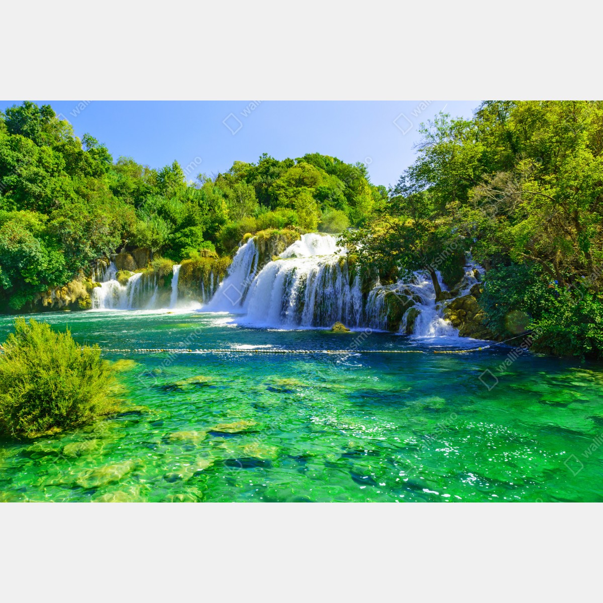 Fototapeta szmaragdowy wodospad – Wallissimo® Fototapeta szmaragdowy wodospad – Wallissimo®