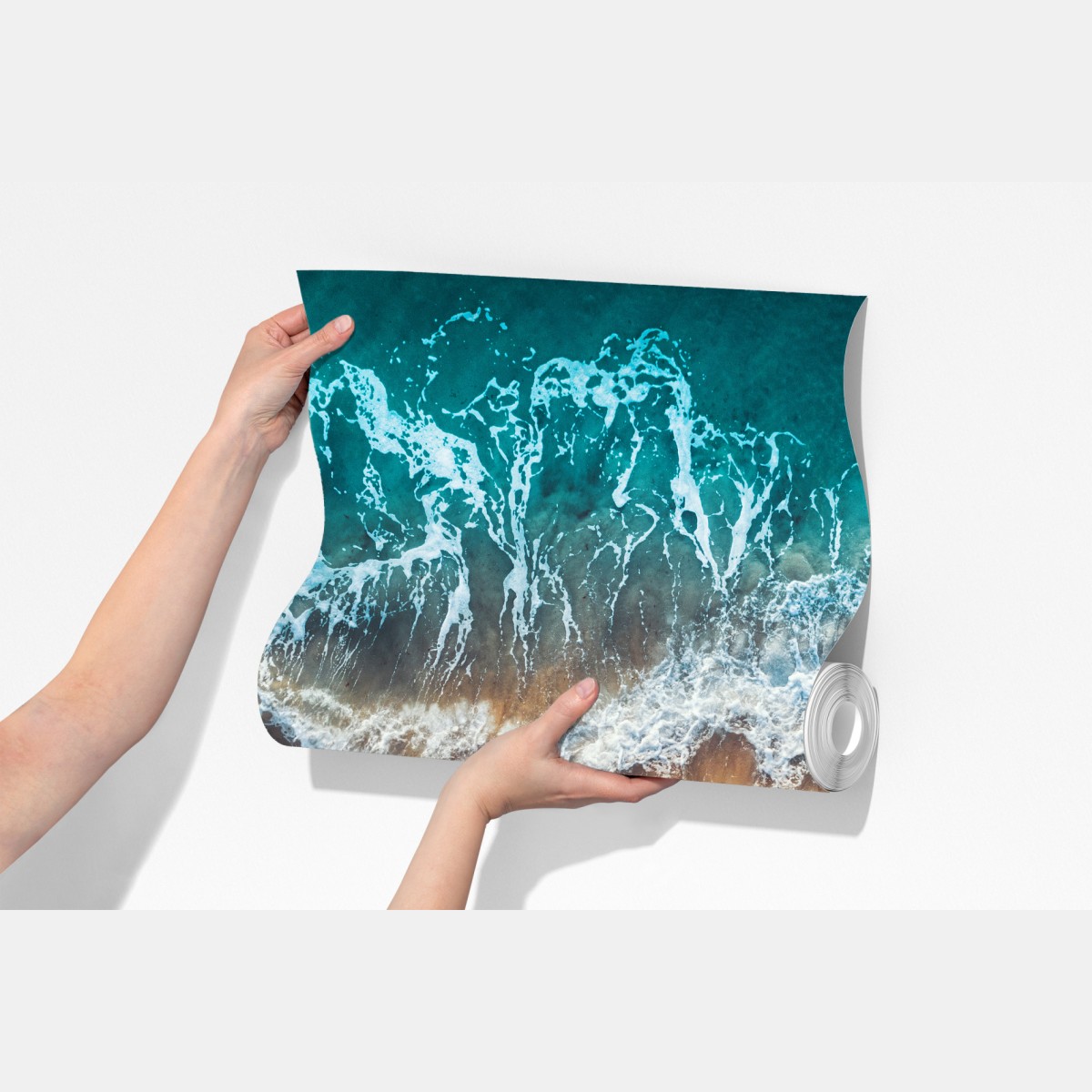 Fototapeta lotnicze ujęcie turkusowych fal na piaszczystej plaży – Wallissimo® Fototapeta lotnicze ujęcie turkusowych fal na piaszczystej plaży – Wallissimo®