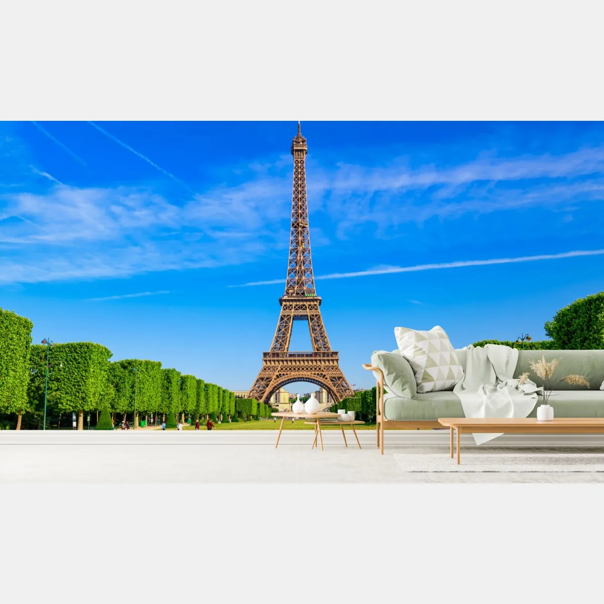 Fototapeta Wieża Eiffla na Polu Marsowym, żywy paryski krajobraz – Wallissimo® Fototapeta Wieża Eiffla na Polu Marsowym, żywy paryski krajobraz – Wallissimo®
