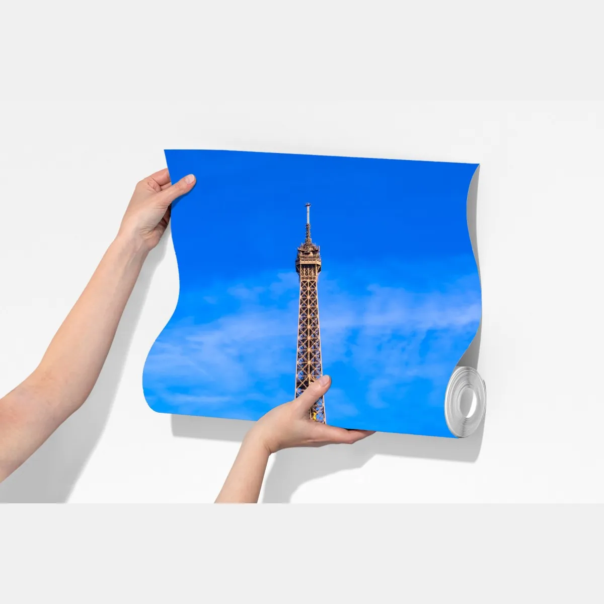 Fototapeta Wieża Eiffla na Polu Marsowym, żywy paryski krajobraz – Wallissimo® Fototapeta Wieża Eiffla na Polu Marsowym, żywy paryski krajobraz – Wallissimo®