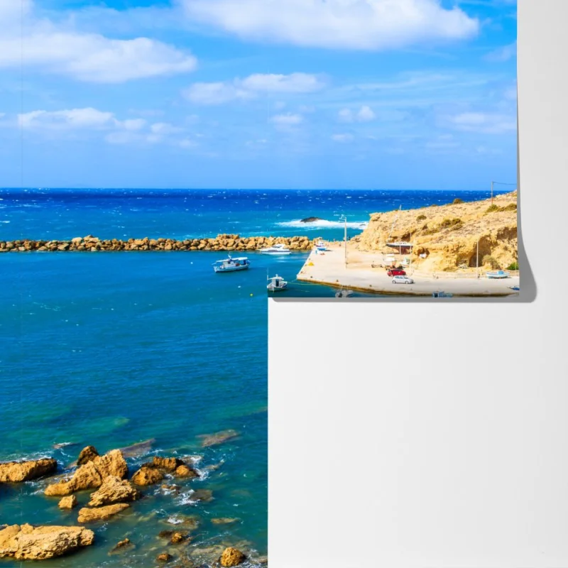 Fototapeta słoneczny port Finiki na wybrzeżu Karpathos – Wallissimo® Fototapeta słoneczny port Finiki na wybrzeżu Karpathos – Wallissimo®