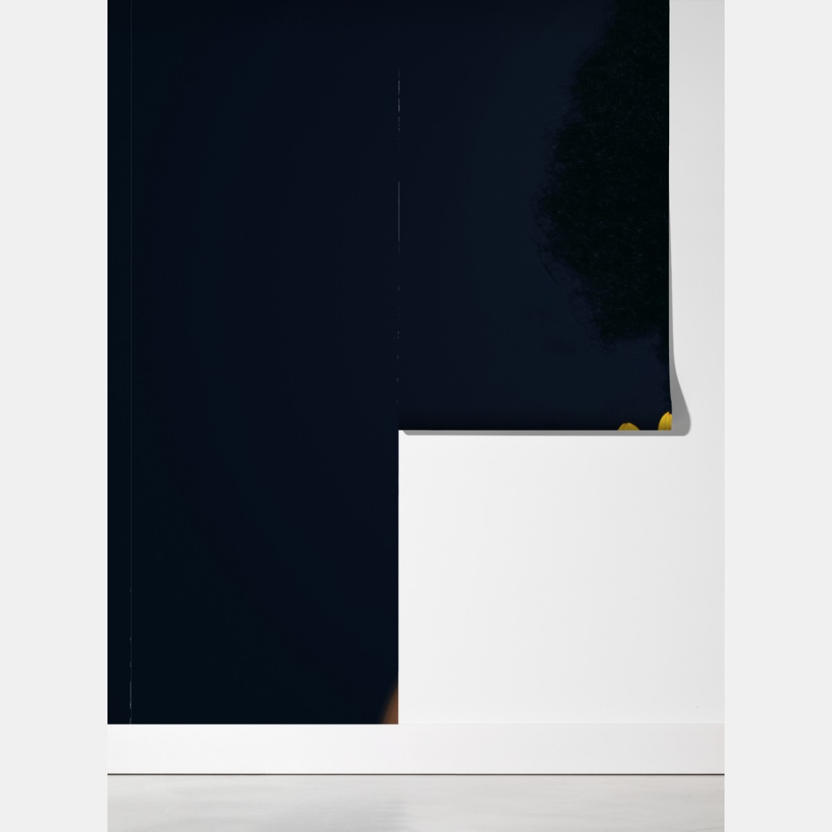 Fototapeta słonecznikowa muza: portret z płatkami słonecznika – Wallissimo® Fototapeta słonecznikowa muza: portret z płatkami słonecznika – Wallissimo®