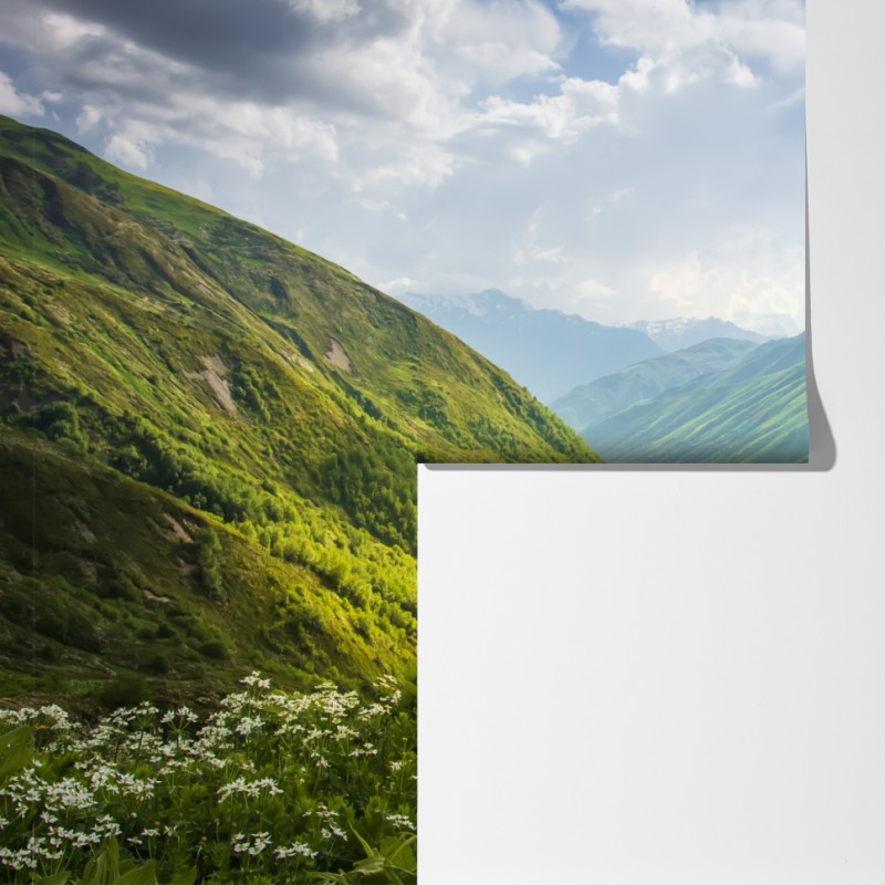 Fototapeta bujna zielona dolina górska – Wallissimo® Fototapeta bujna zielona dolina górska – Wallissimo®