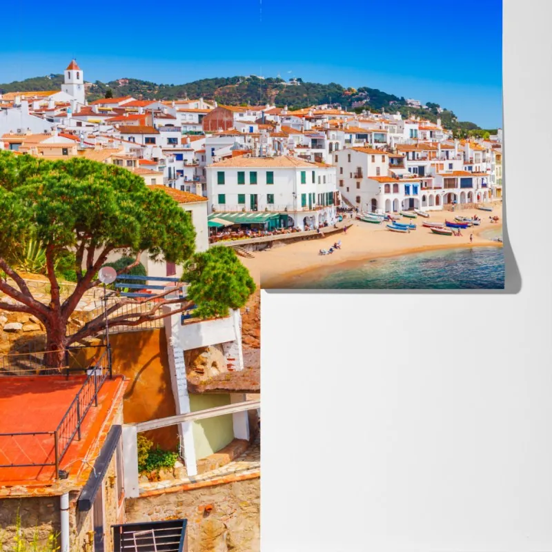 Fototapeta słoneczna śródziemnomorska wioska nad morzem – Wallissimo® Fototapeta słoneczna śródziemnomorska wioska nad morzem – Wallissimo®