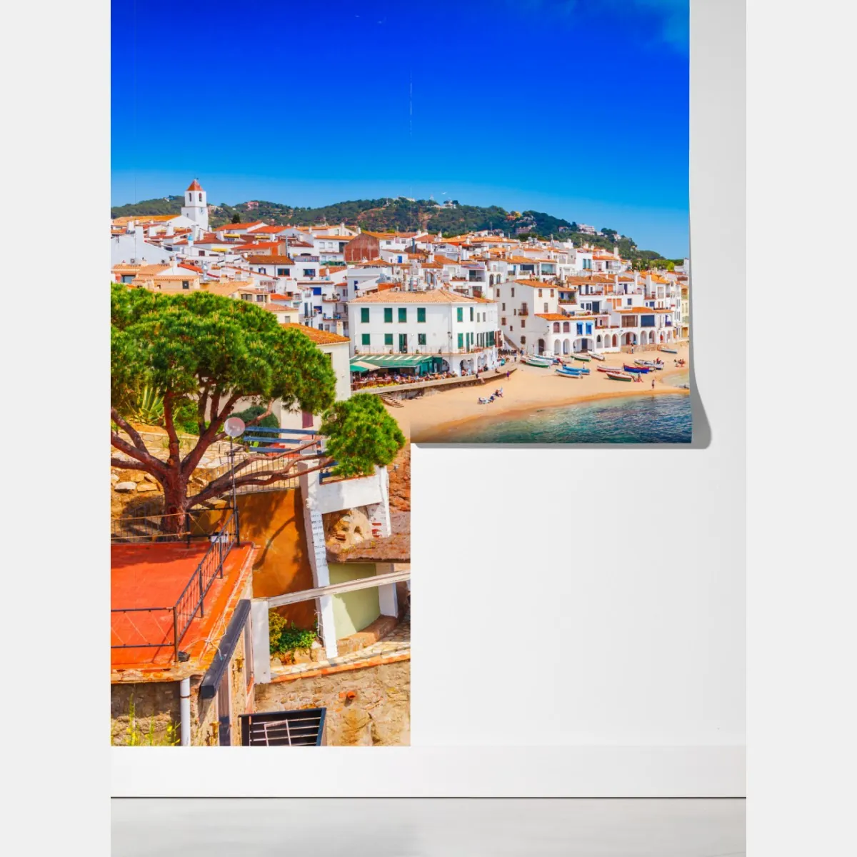 Fototapeta słoneczna śródziemnomorska wioska nad morzem – Wallissimo® Fototapeta słoneczna śródziemnomorska wioska nad morzem – Wallissimo®