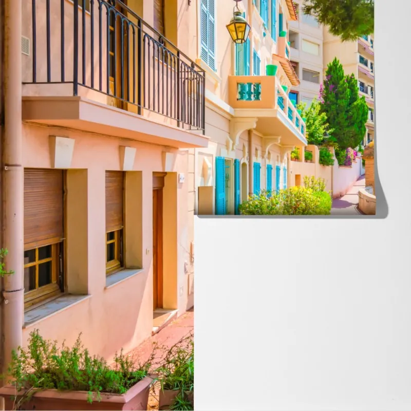 Fototapeta śródziemnomorska promenada z pastelowymi kamienicami – Wallissimo® Fototapeta śródziemnomorska promenada z pastelowymi kamienicami – Wallissimo®