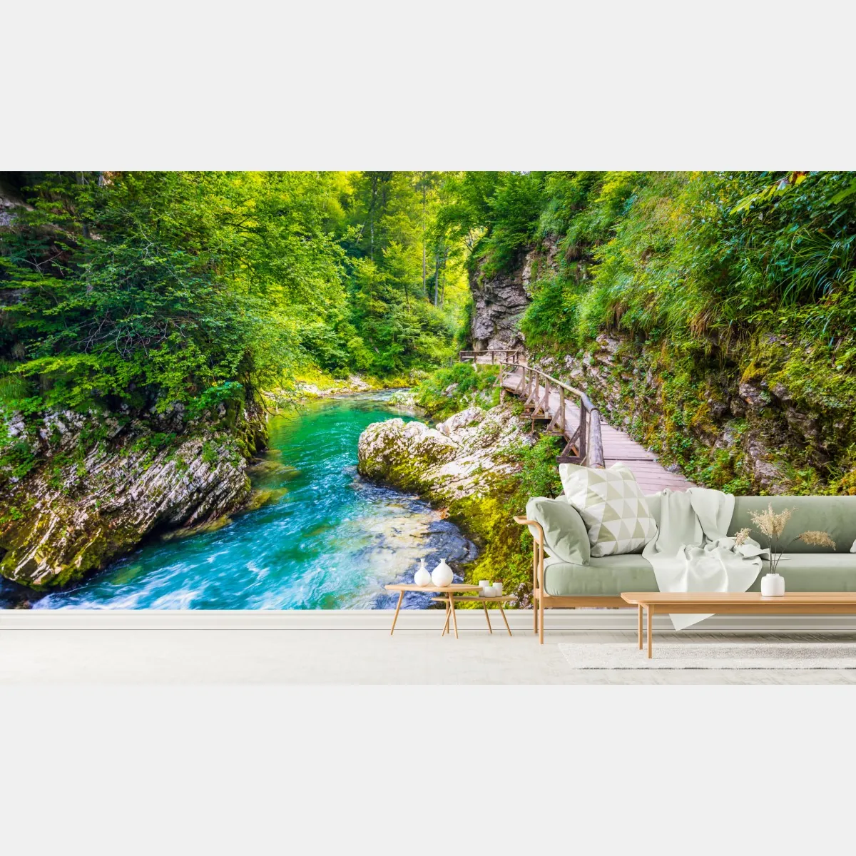 Fototapeta turkusowa rzeka i drewniana ścieżka w lesie – Wallissimo® Fototapeta turkusowa rzeka i drewniana ścieżka w lesie – Wallissimo®