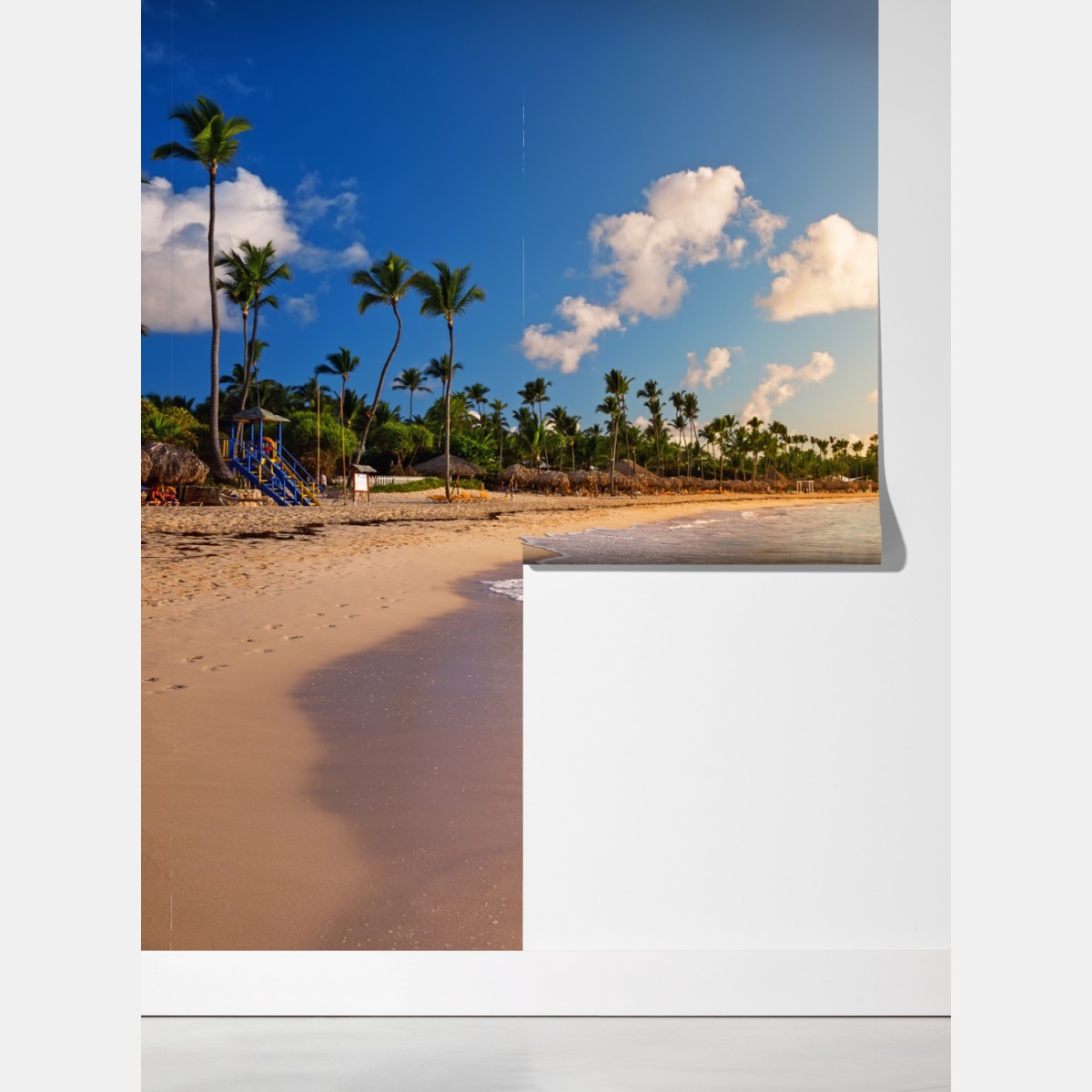 Fototapeta tropikalny zachód słońca na plaży z sylwetkami palm – Wallissimo® Fototapeta tropikalny zachód słońca na plaży z sylwetkami palm – Wallissimo®