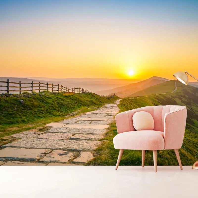 Fototapeta słoneczny grzbiet górski o wschodzie słońca