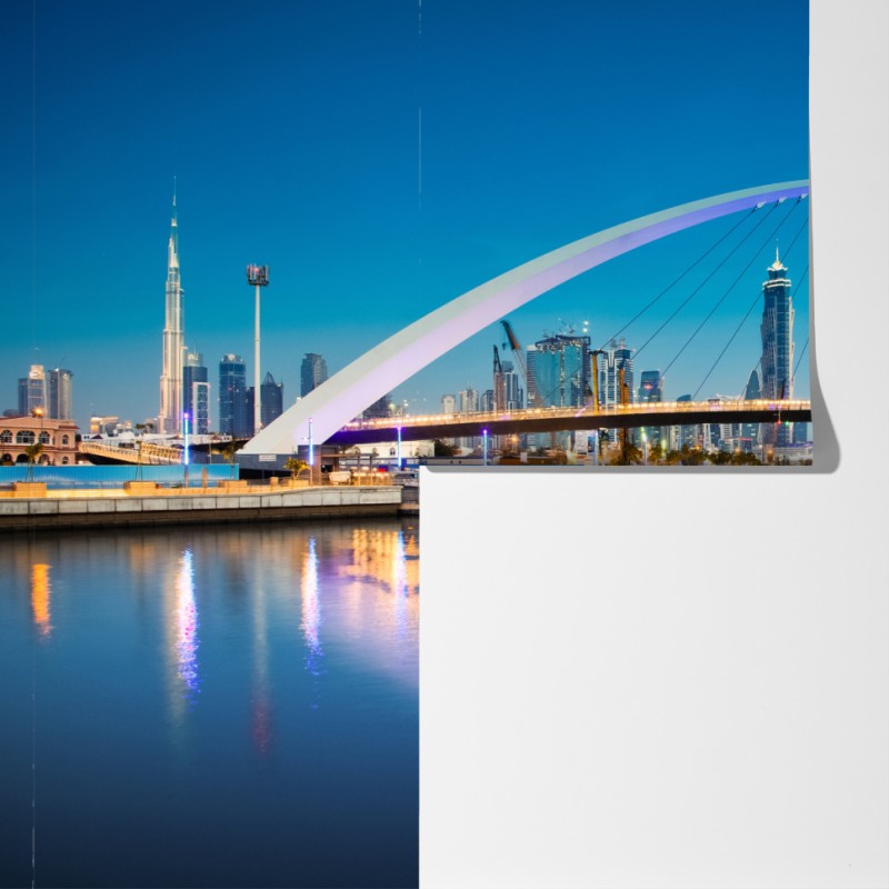 Fototapeta Dubaj panorama miasta z oświetlonym mostem – Wallissimo® Fototapeta Dubaj panorama miasta z oświetlonym mostem – Wallissimo®