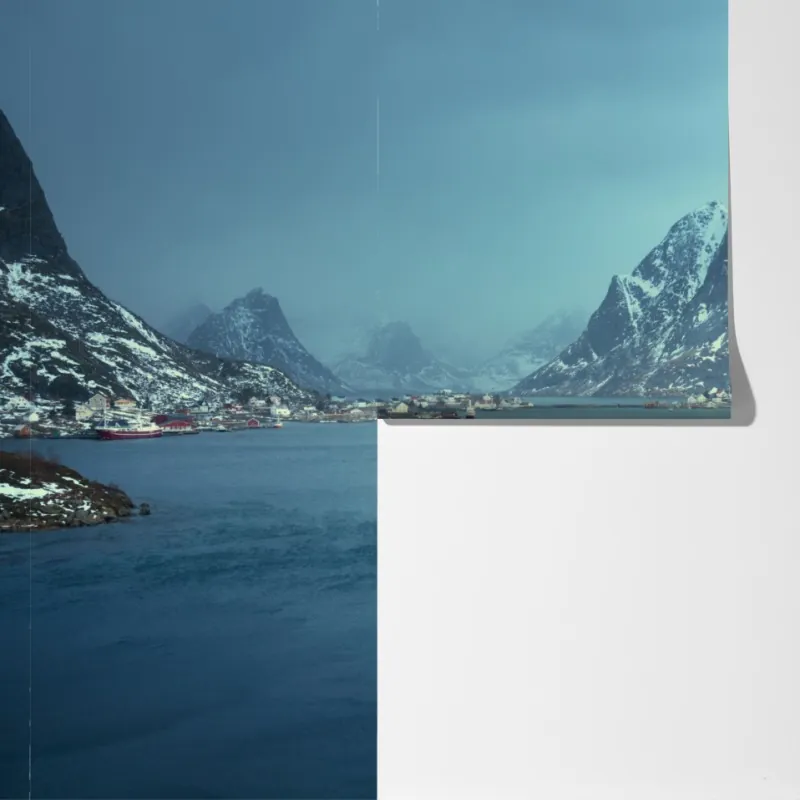 Fototapeta Reine zimowy fiord w Lofotach – Wallissimo® Fototapeta Reine zimowy fiord w Lofotach – Wallissimo®