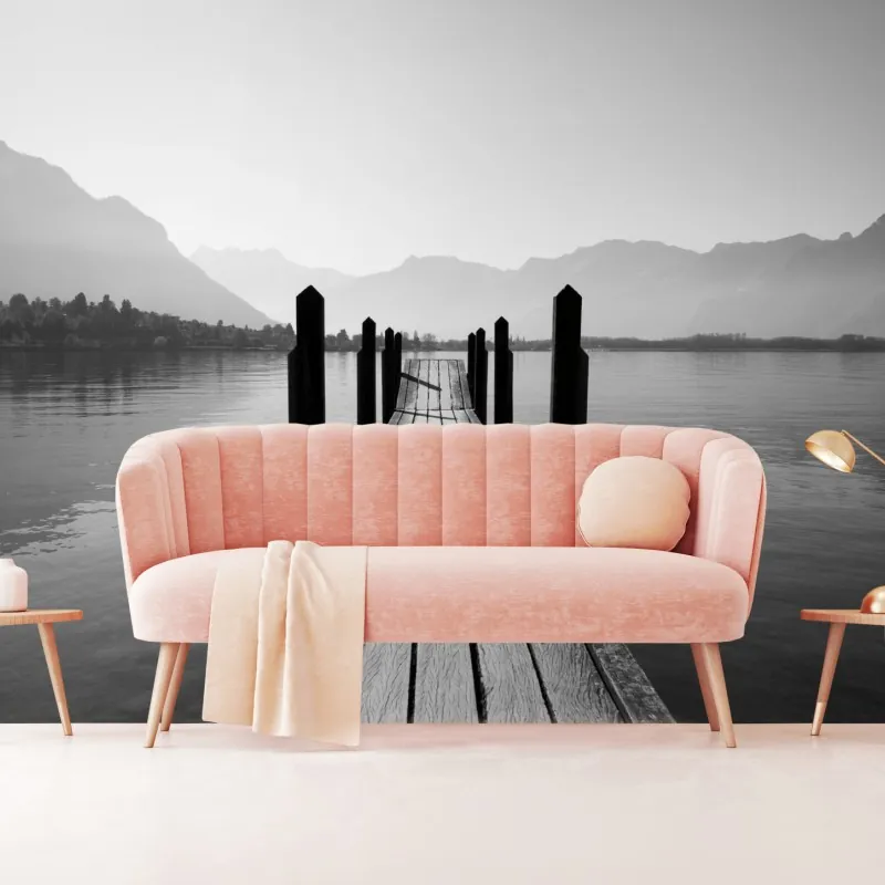 Fototapeta spokojny pomost nad jeziorem w czerni i bieli