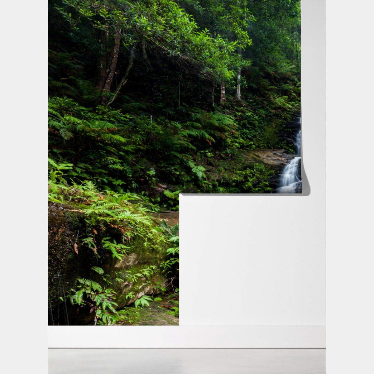 Fototapeta spokojny wodospad w lesie – Wallissimo® Fototapeta spokojny wodospad w lesie – Wallissimo®