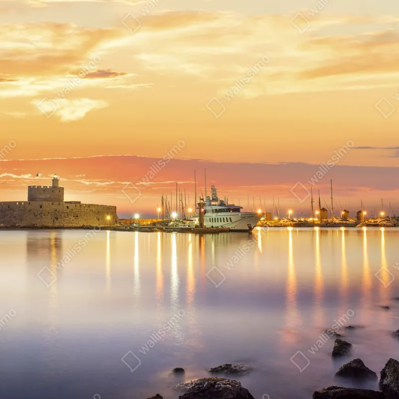 Fototapeta twierdza Agios Nikolaos w porcie Mandraki, Rodos – Wallissimo® Fototapeta twierdza Agios Nikolaos w porcie Mandraki, Rodos – Wallissimo®