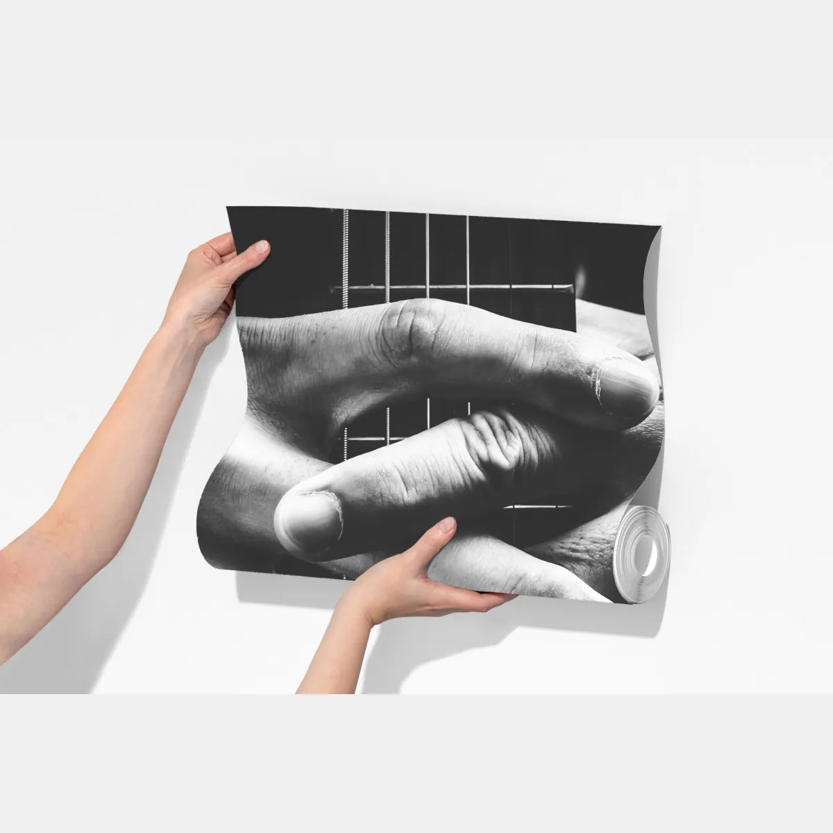 Fototapeta splątane ręce na strunach gitary – Wallissimo® Fototapeta splątane ręce na strunach gitary – Wallissimo®