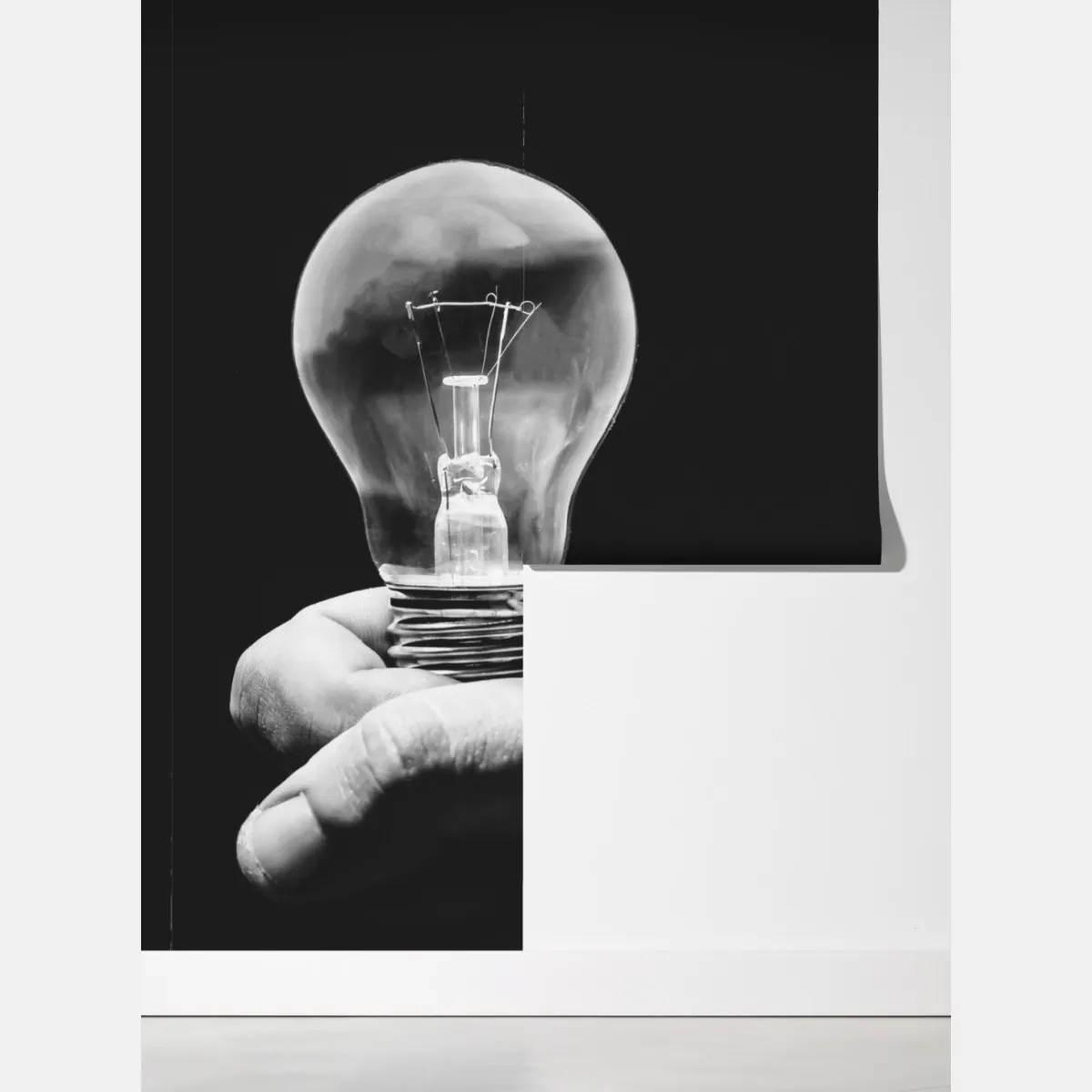 Fototapeta monochromatyczna ręka trzymająca żarówkę – Wallissimo® Fototapeta monochromatyczna ręka trzymająca żarówkę – Wallissimo®