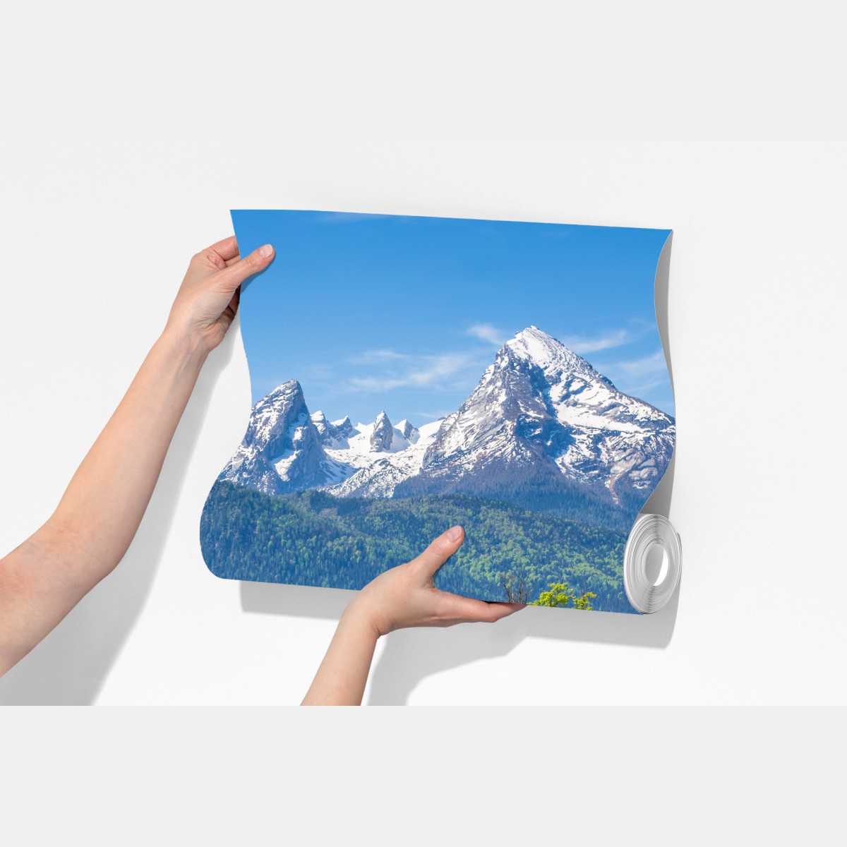 Fototapeta spokojna alpejska łąka z górskimi szczytami – Wallissimo® Fototapeta spokojna alpejska łąka z górskimi szczytami – Wallissimo®