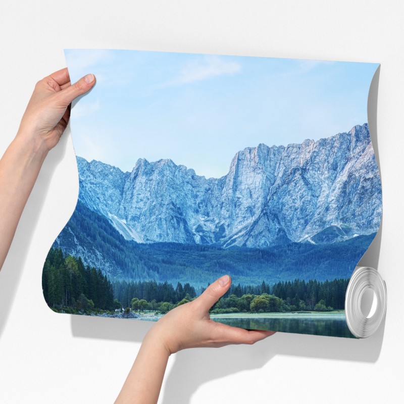 Fototapeta wczesny poranek nad Jeziorem Fusine, Alpy Julijskie – Wallissimo® Fototapeta wczesny poranek nad Jeziorem Fusine, Alpy Julijskie – Wallissimo®