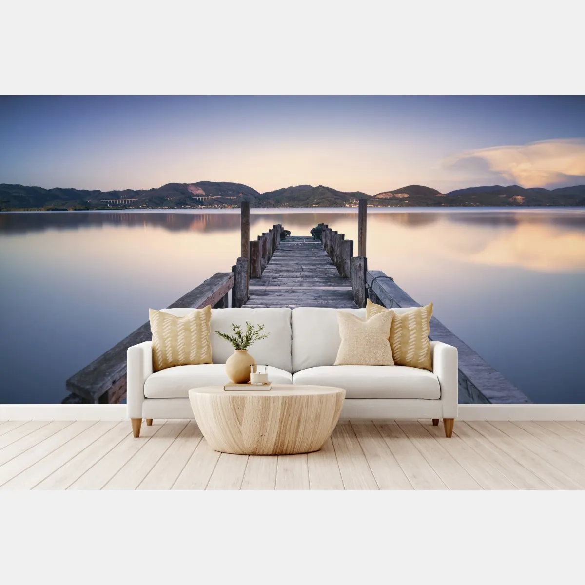 Fototapeta drewniany pomost nad jeziorem Versilia Massaciuccoli – Wallissimo® Fototapeta drewniany pomost nad jeziorem Versilia Massaciuccoli – Wallissimo®