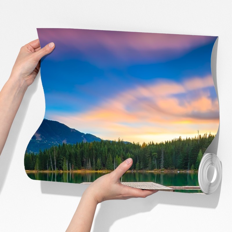 Fototapeta spokojne górskie jezioro o zachodzie słońca – Wallissimo® Fototapeta spokojne górskie jezioro o zachodzie słońca – Wallissimo®