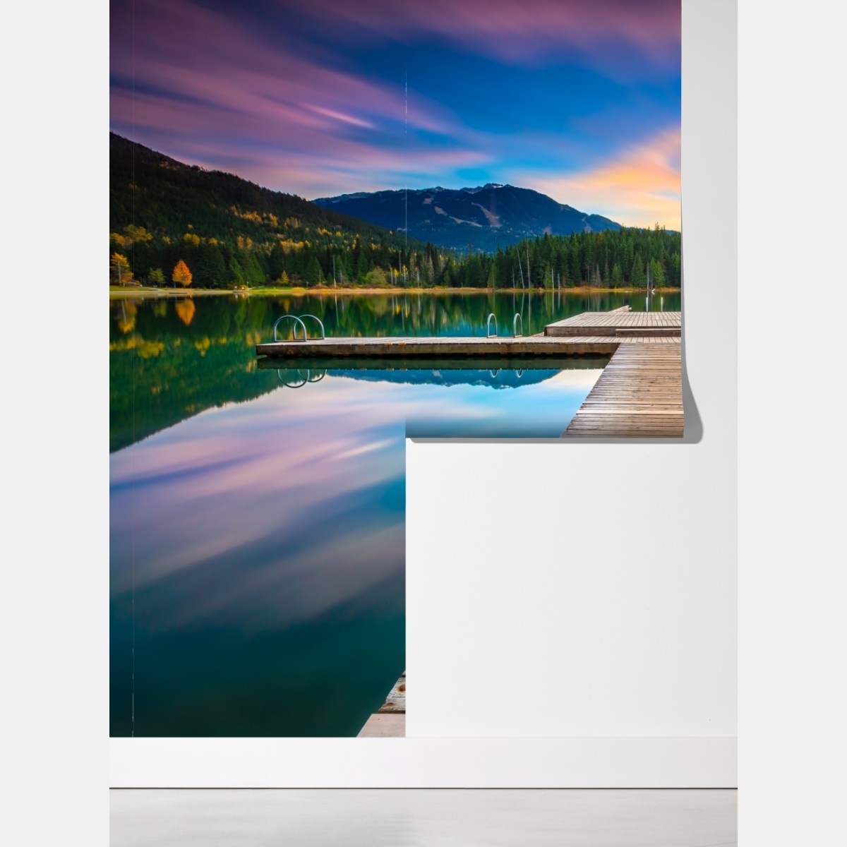 Fototapeta spokojne górskie jezioro o zachodzie słońca – Wallissimo® Fototapeta spokojne górskie jezioro o zachodzie słońca – Wallissimo®