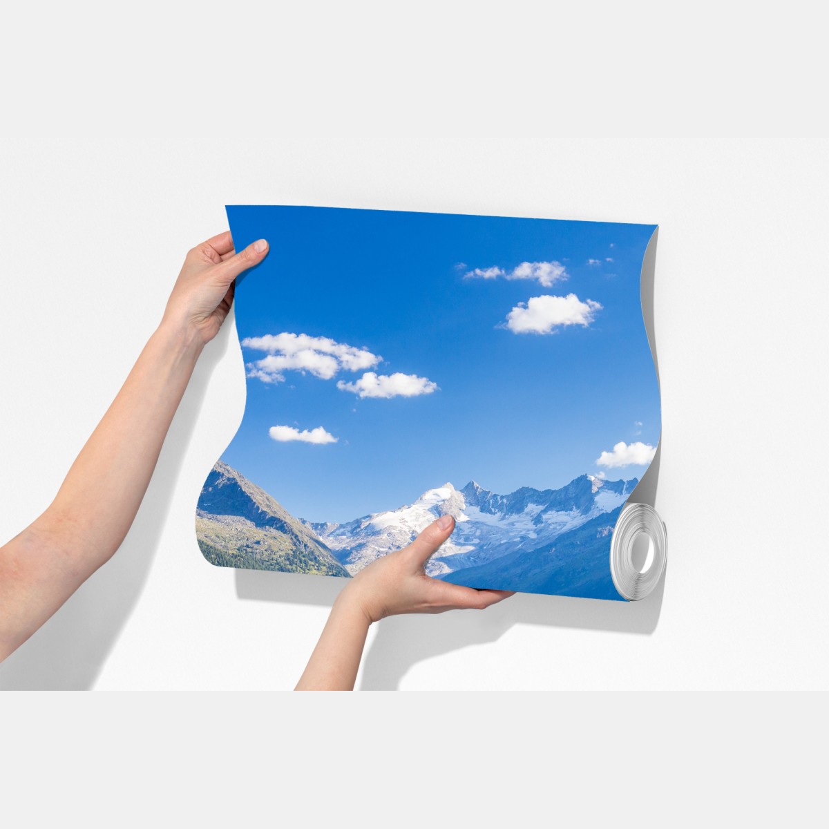 Fototapeta spokojna dolina z alpejskim jeziorem – Wallissimo® Fototapeta spokojna dolina z alpejskim jeziorem – Wallissimo®