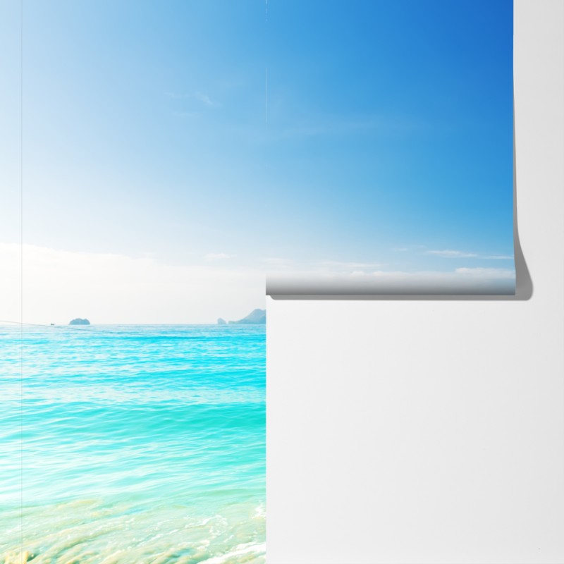 Fototapeta długa łódź na turkusowej plaży, Morze Andamańskie – Wallissimo® Fototapeta długa łódź na turkusowej plaży, Morze Andamańskie – Wallissimo®