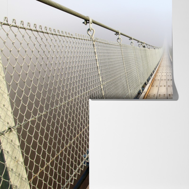 Fototapeta mglisty most wiszący prowadzący w mgłę – Wallissimo® Fototapeta mglisty most wiszący prowadzący w mgłę – Wallissimo®