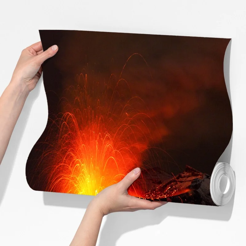 Fototapeta płonący wulkan nocą – Wallissimo® Fototapeta płonący wulkan nocą – Wallissimo®