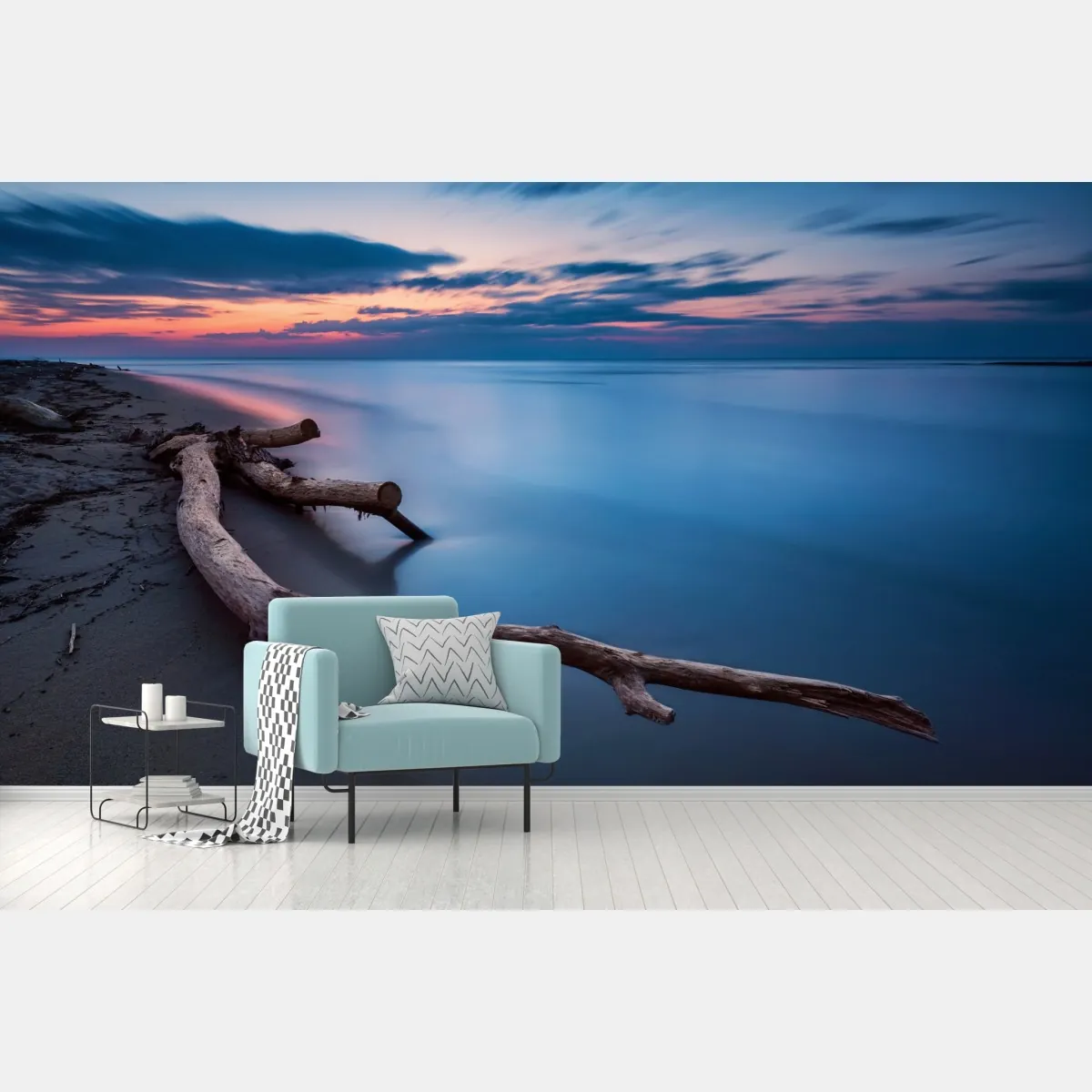 Fototapeta dryfujące drewno o zmierzchu na spokojnej plaży – Wallissimo® Fototapeta dryfujące drewno o zmierzchu na spokojnej plaży – Wallissimo®