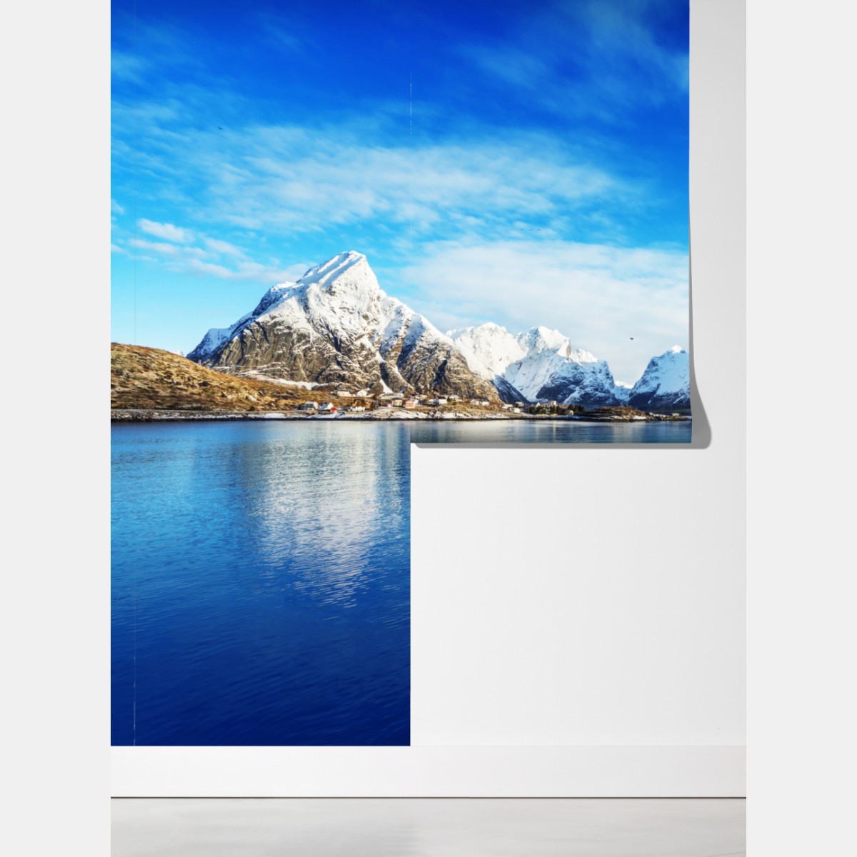 Fototapeta spokojny zimowy fiord w Reine, Lofoty – Wallissimo® Fototapeta spokojny zimowy fiord w Reine, Lofoty – Wallissimo®