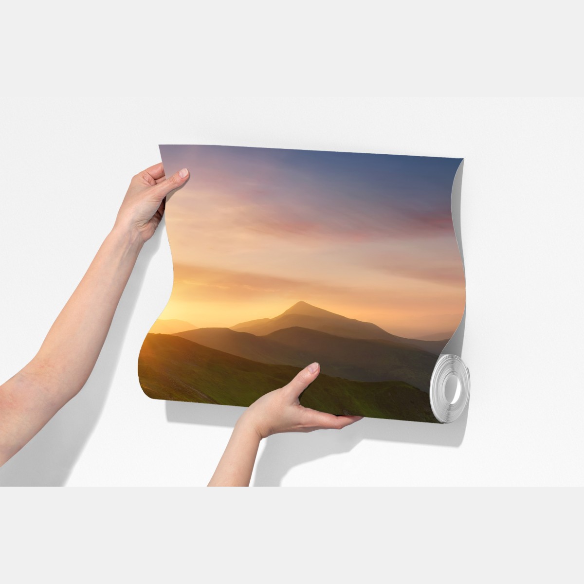 Fototapeta wschód słońca nad zieloną doliną górską – Wallissimo® Fototapeta wschód słońca nad zieloną doliną górską – Wallissimo®