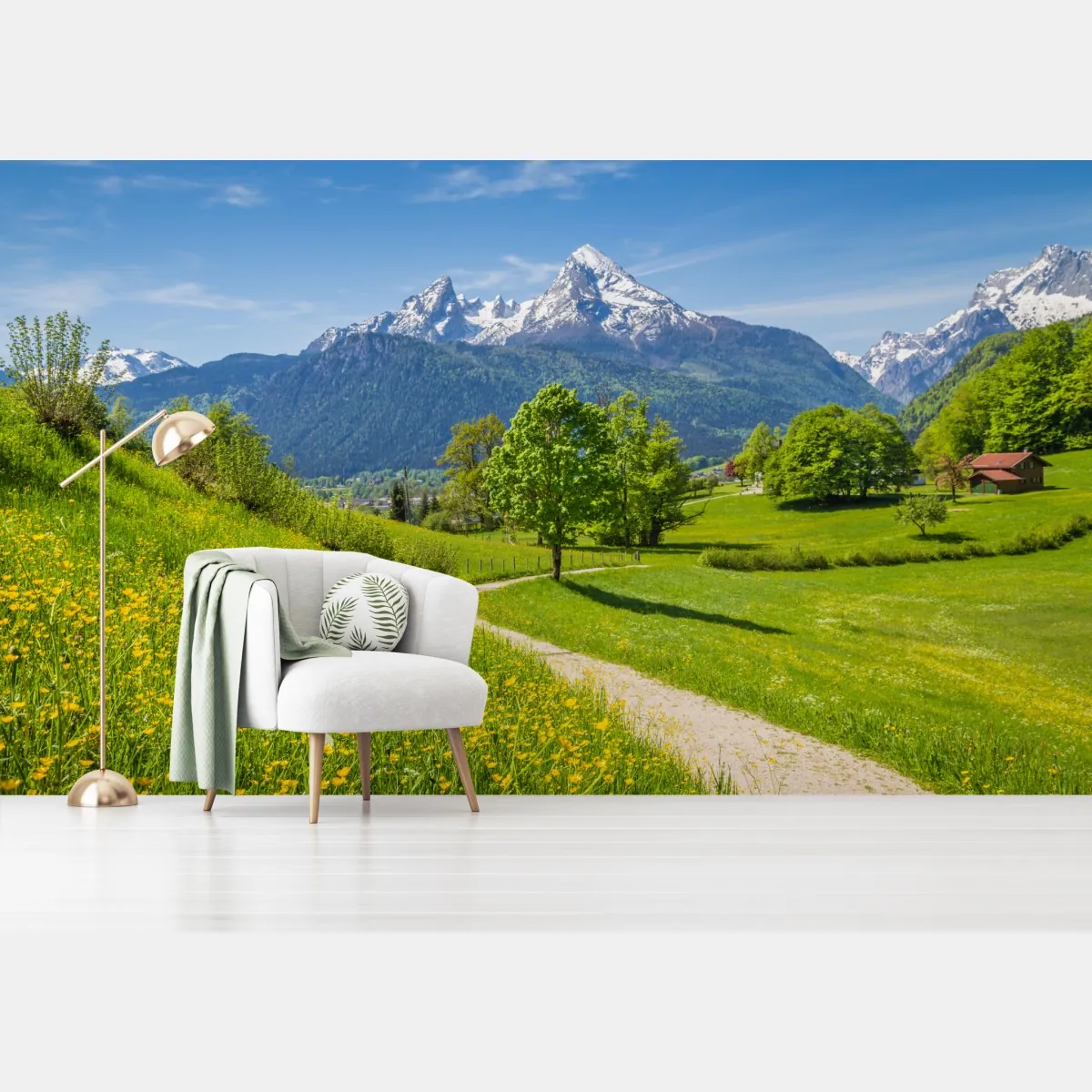 Fototapeta alpejska wiosenna łąka z ośnieżonymi szczytami – Wallissimo® Fototapeta alpejska wiosenna łąka z ośnieżonymi szczytami – Wallissimo®