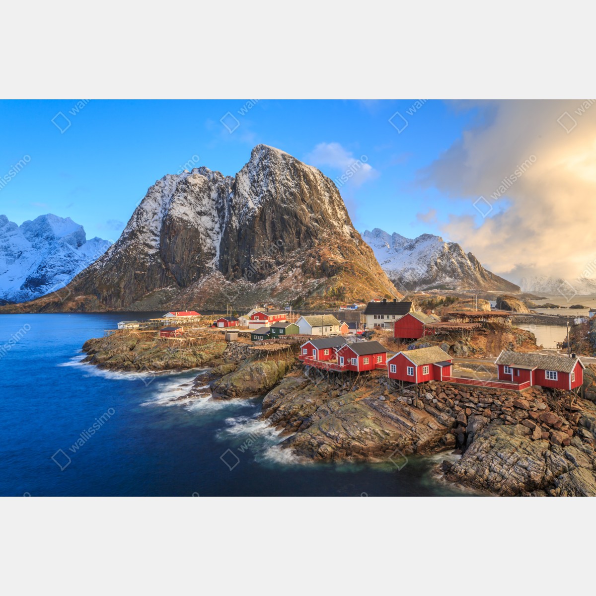 Fototapeta wioska nadbrzeżna w Norwegii z czerwonymi domkami – Wallissimo® Fototapeta wioska nadbrzeżna w Norwegii z czerwonymi domkami – Wallissimo®