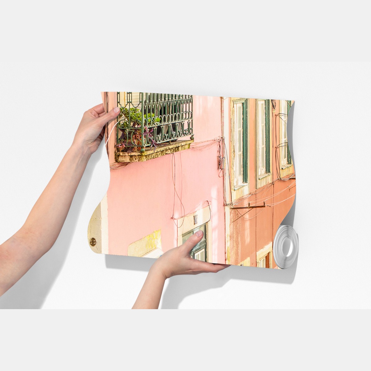 Fototapeta słoneczny tramwaj na pastelowej ulicy w Lizbonie – Wallissimo® Fototapeta słoneczny tramwaj na pastelowej ulicy w Lizbonie – Wallissimo®