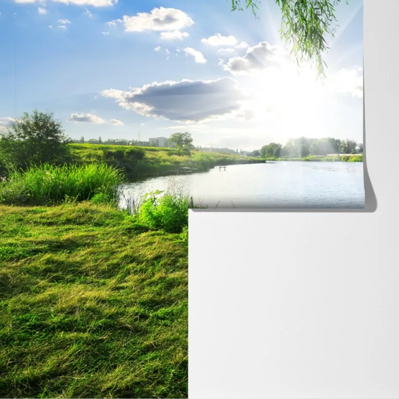 Fototapeta nasłoneczniony brzeg rzeki z bujną zielenią – Wallissimo® Fototapeta nasłoneczniony brzeg rzeki z bujną zielenią – Wallissimo®