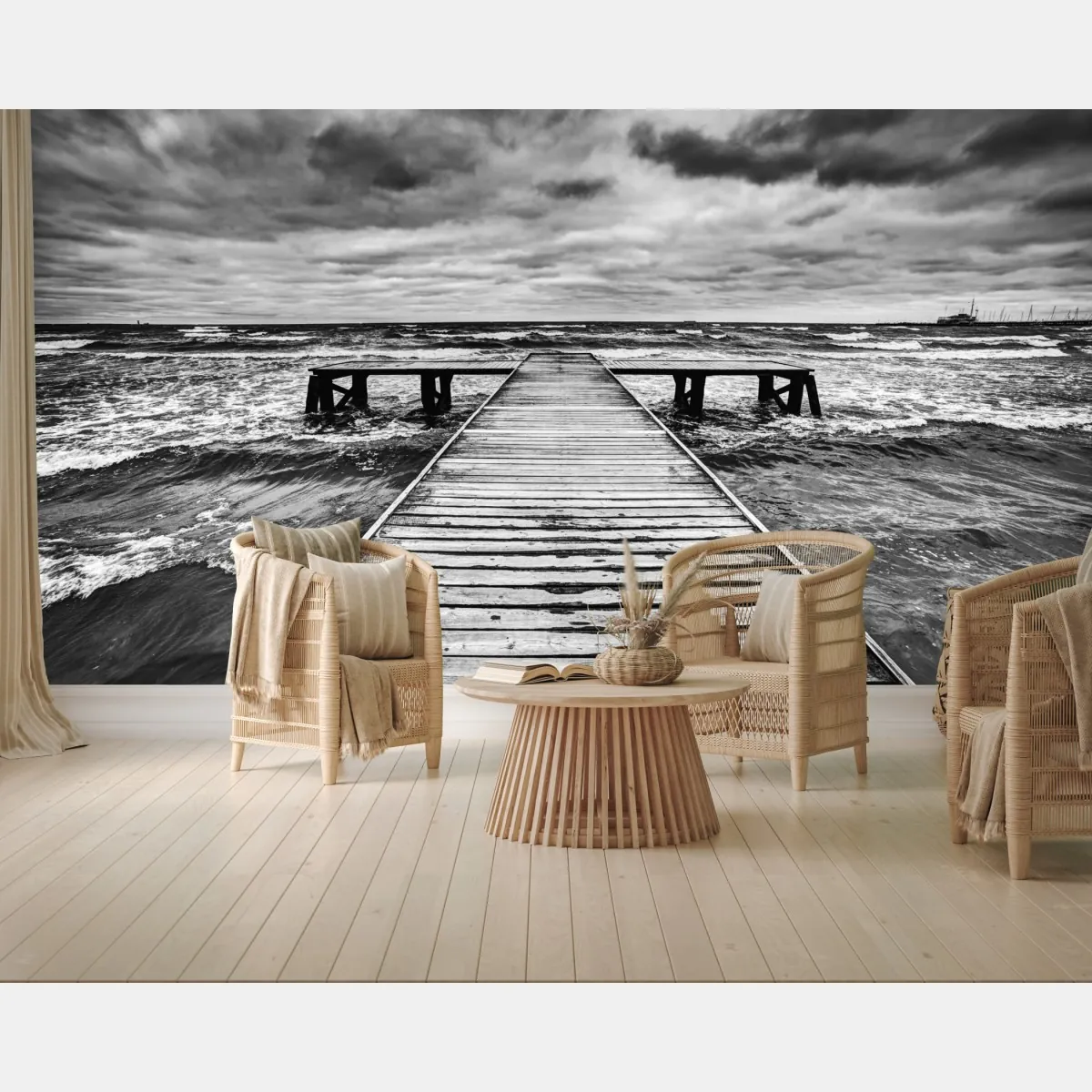 Fototapeta dramatyczne czarno-białe molo prowadzące w burzliwe morze – Wallissimo® Fototapeta dramatyczne czarno-białe molo prowadzące w burzliwe morze – Wallissimo®